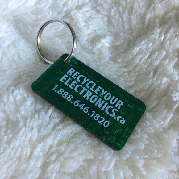 Y2K Circuit Board Keychain - Picture 4 of 4